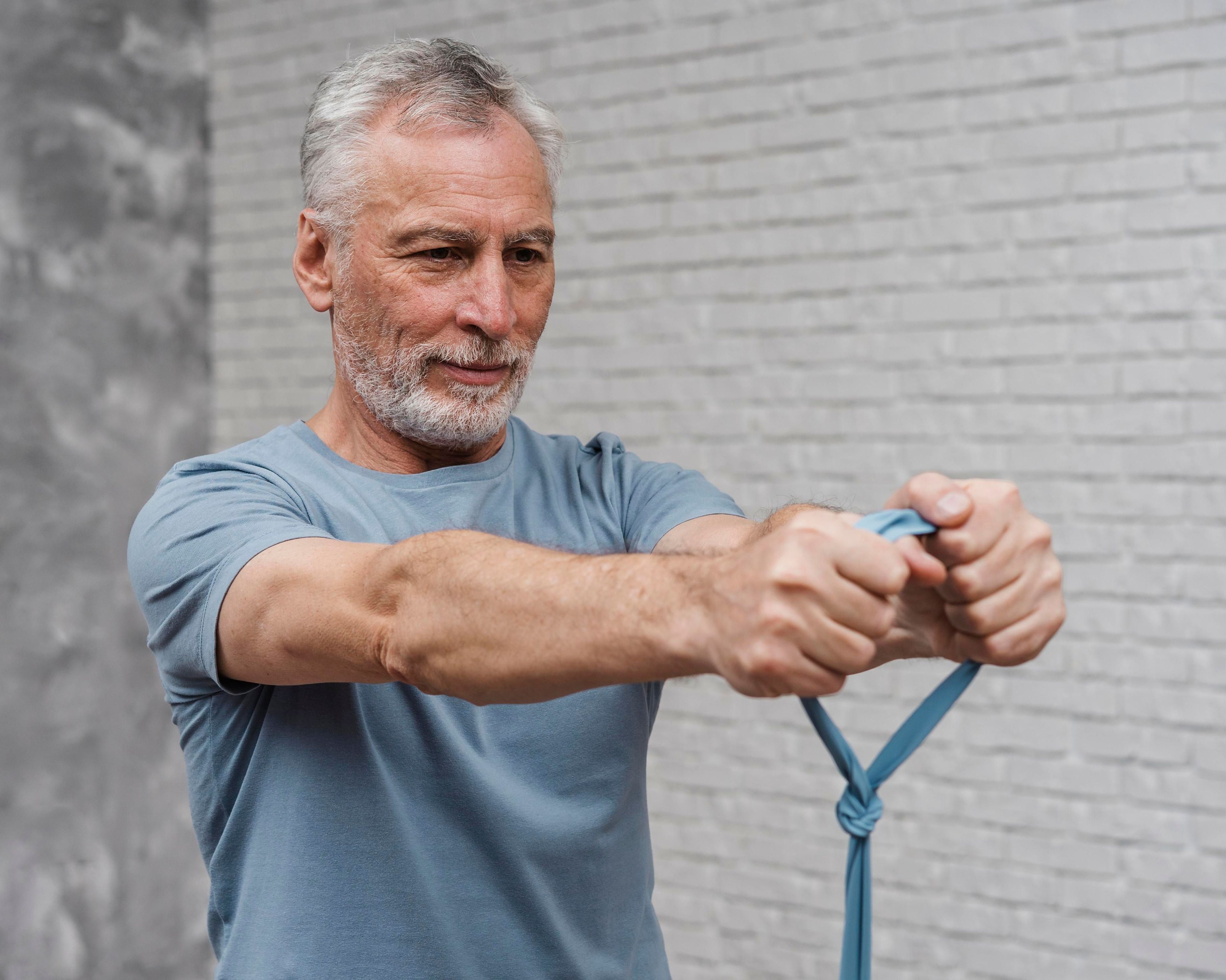 Proteine e sarcopenia: la guida completa per combattere la perdita muscolare