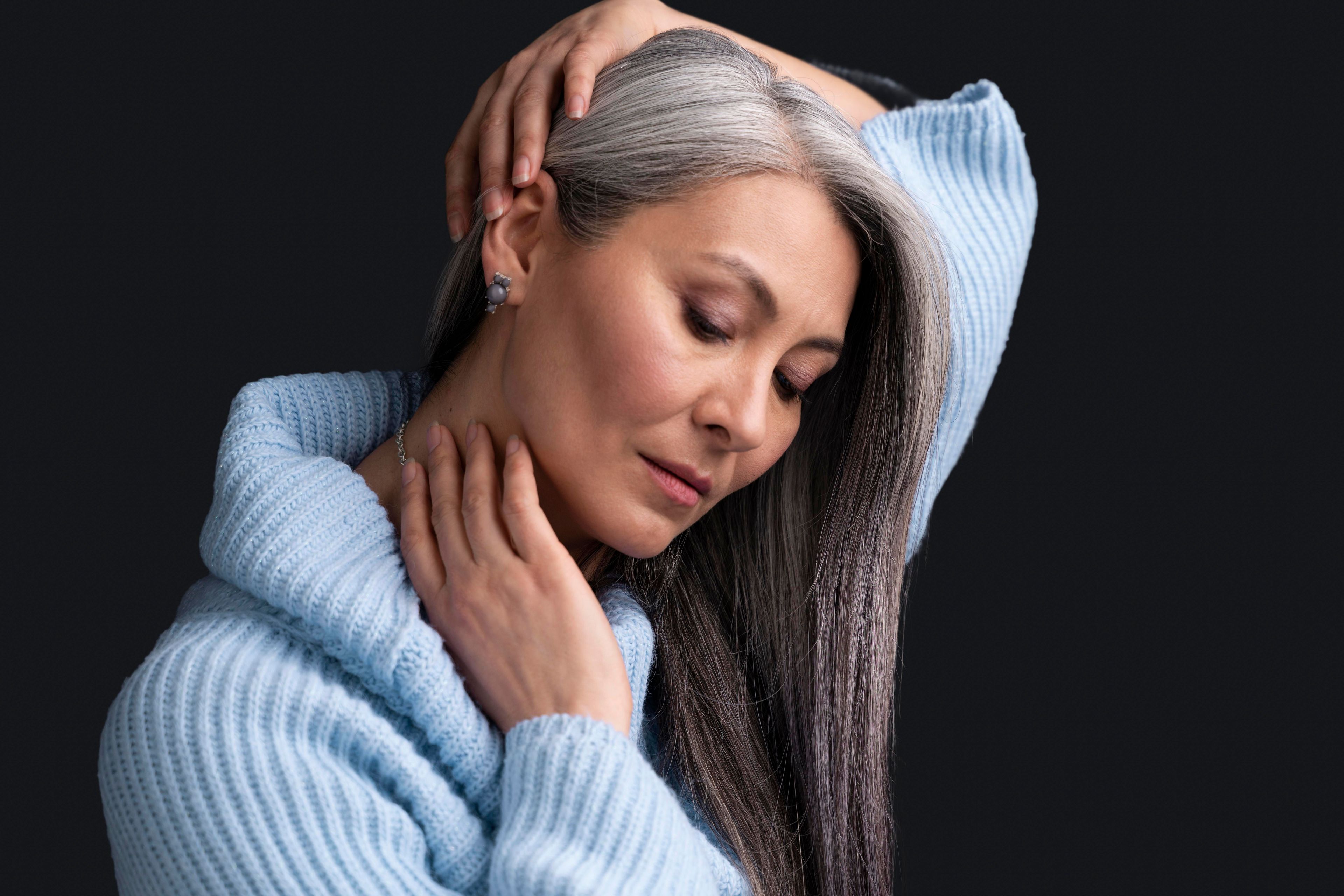Capelli in menopausa: cosa cambia 